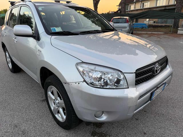 TOYOTA RAV 4 MY23 RAV4 2.2 D-4D 136 CV Luxury senza lavoro da fare