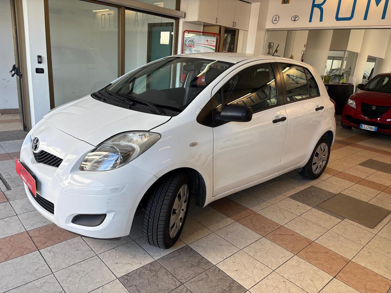 Toyota Yaris 1.0 5 porte