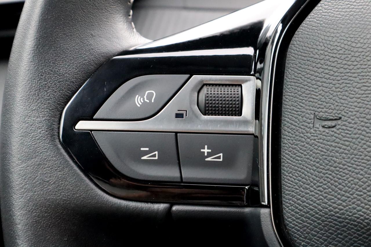 Peugeot 208 Peugeot 208 1.2 101 CV Pure Tech Style Led Sensori di parcheggio