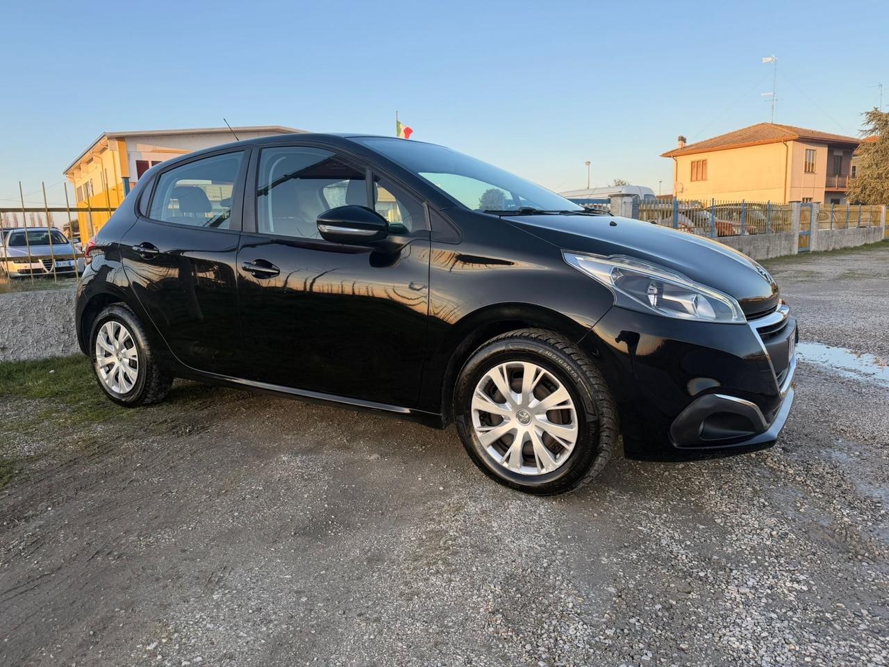 Peugeot 208 BlueHDi 75 5 porte Allure