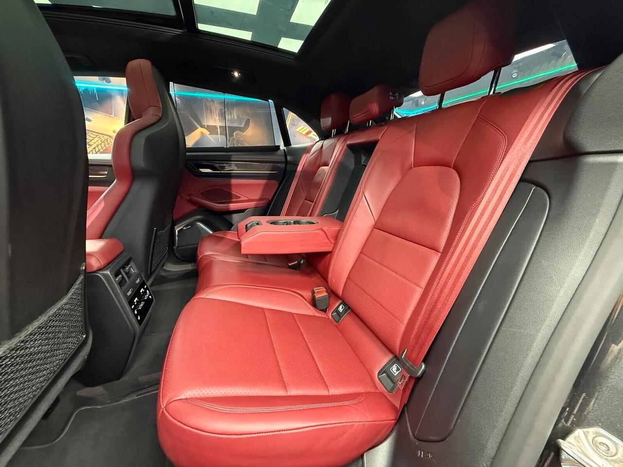 Porsche Macan EV Turbo (595)