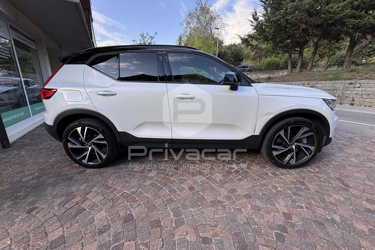 VOLVO XC40 T5 Recharge Plug-in Hybrid R-design