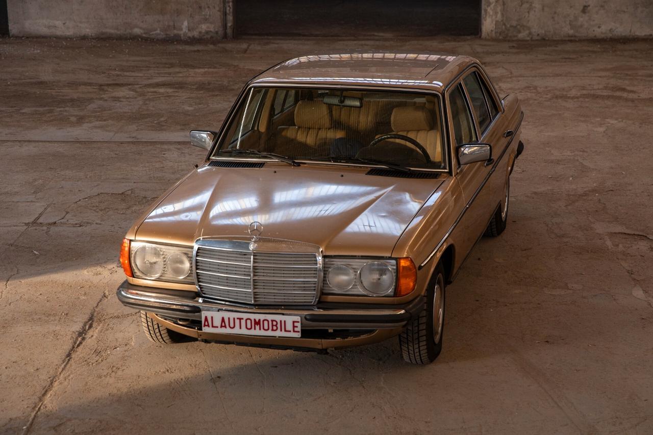 Mercedes-benz 240 D