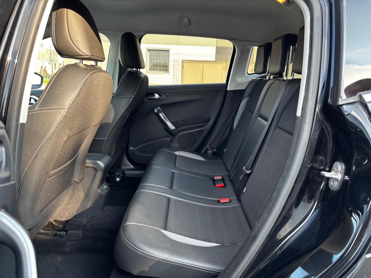 Peugeot 2008 BlueHDi 120CV, UNI PRO, GARANZIA