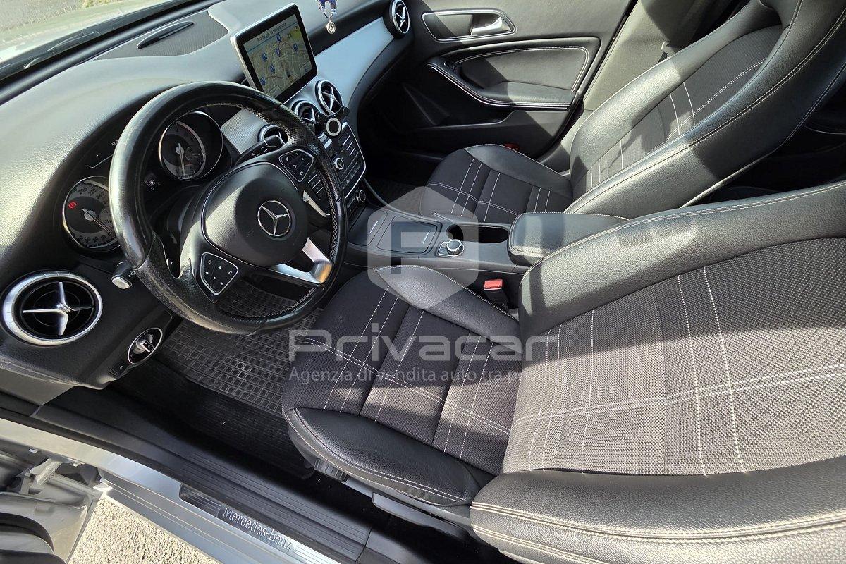 MERCEDES CLA 220 d Automatic Premium Dark Night