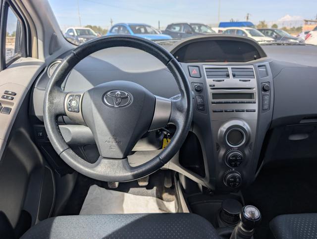 TOYOTA Yaris 1.0 5 porte Sol