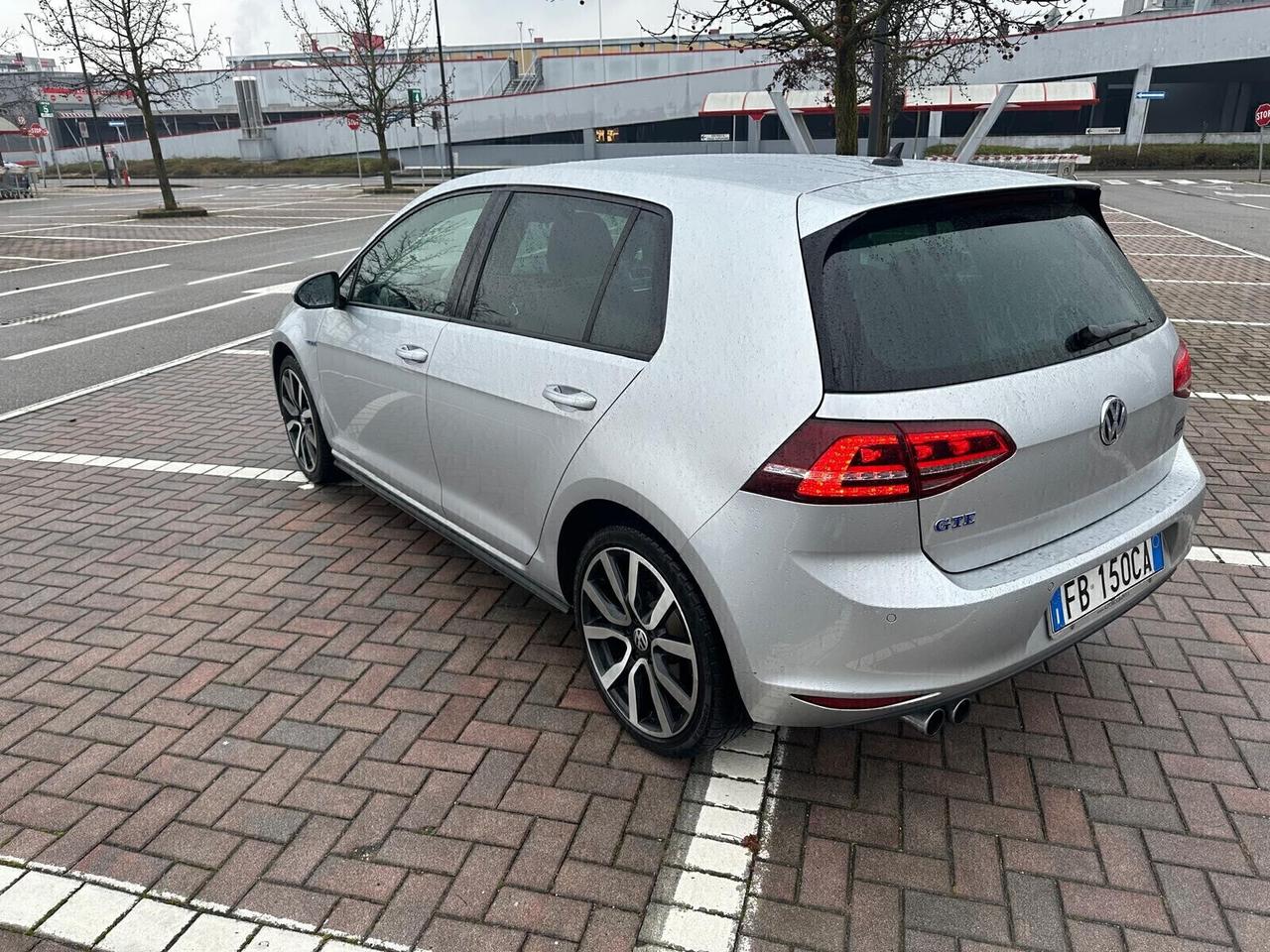 Volkswagen Golf GTE 1.4 TSI DSG 5p. Plug-In-Hybrid