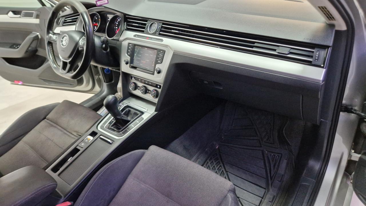 Volkswagen Passat Variant 1.6 TDI DSG Comfortline BlueMotion Tech.