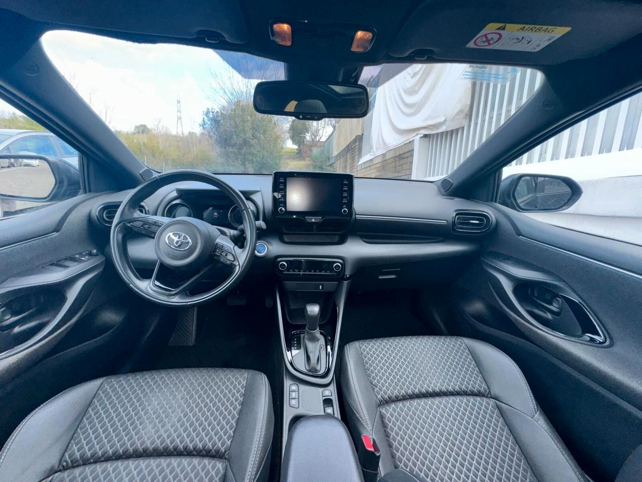 Toyota Yaris 1.5 Hybrid 5 porte Lounge tetto panoramico