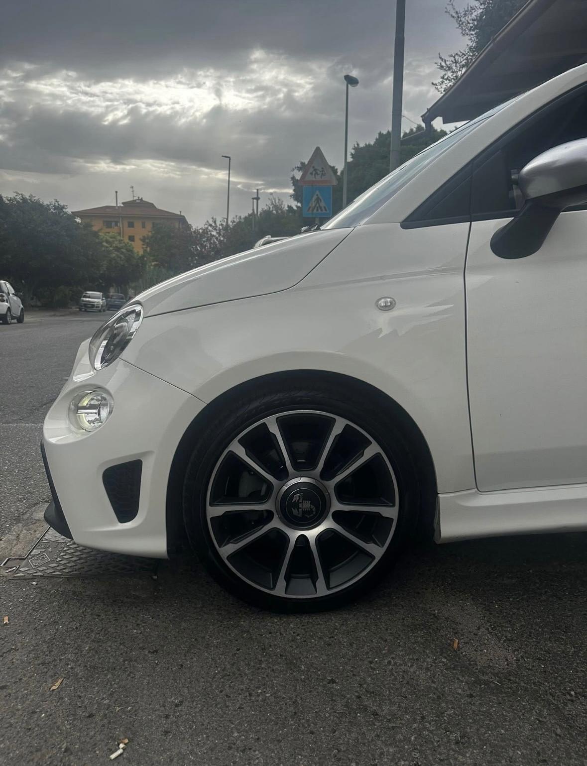 Abarth 595 C 1.4 Turbo T-Jet 165 CV Turismo