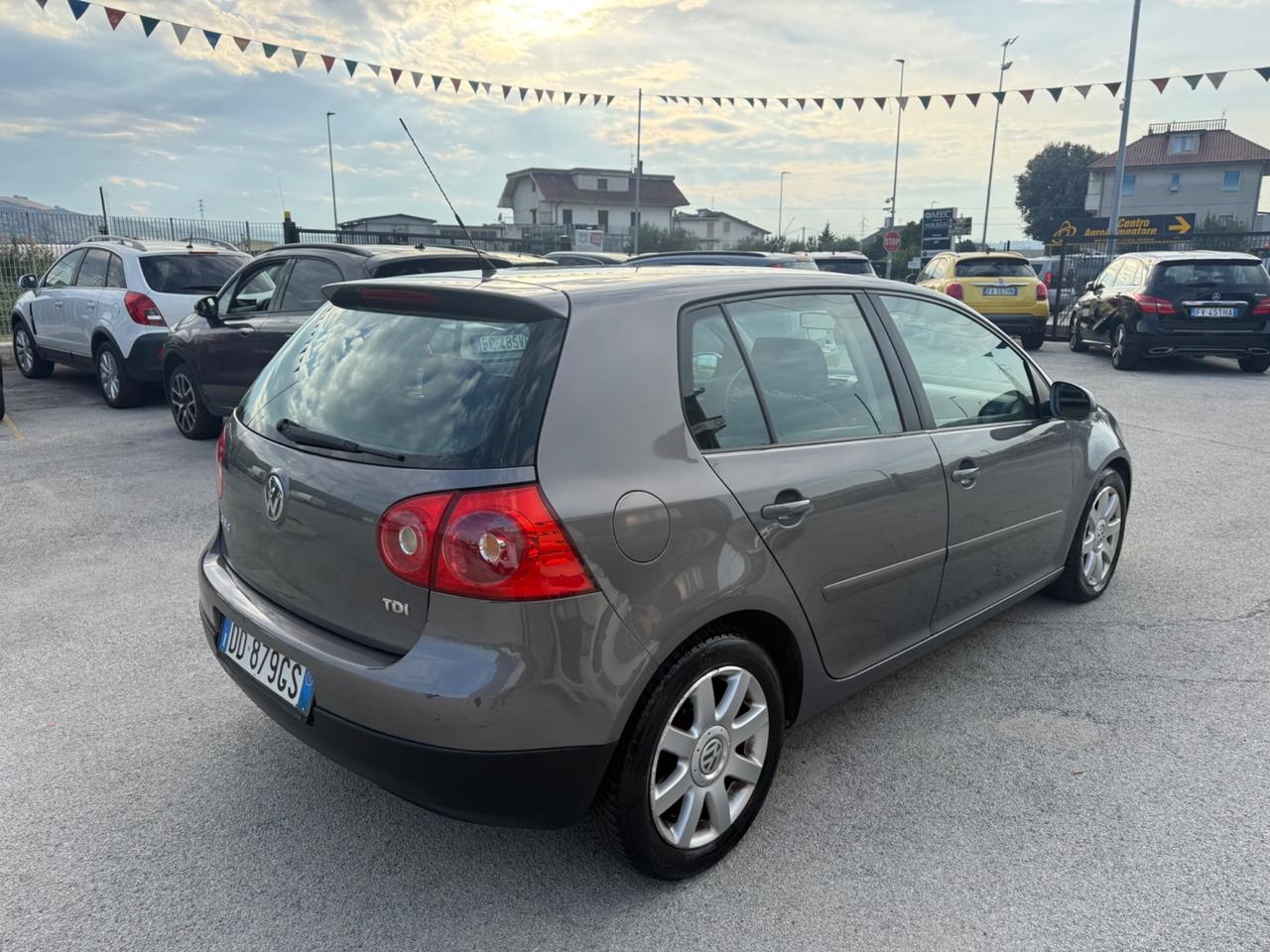 Volkswagen Golf 1.9 TDI 5p. Sportline