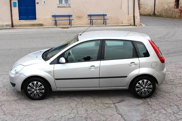 FORD FIESTA 1.2ie TECNO-GREY 5P ESTETICA COME DA FOTO CLIMATIZZATA ABS EBD RADIO CD ESENTE BOLLO