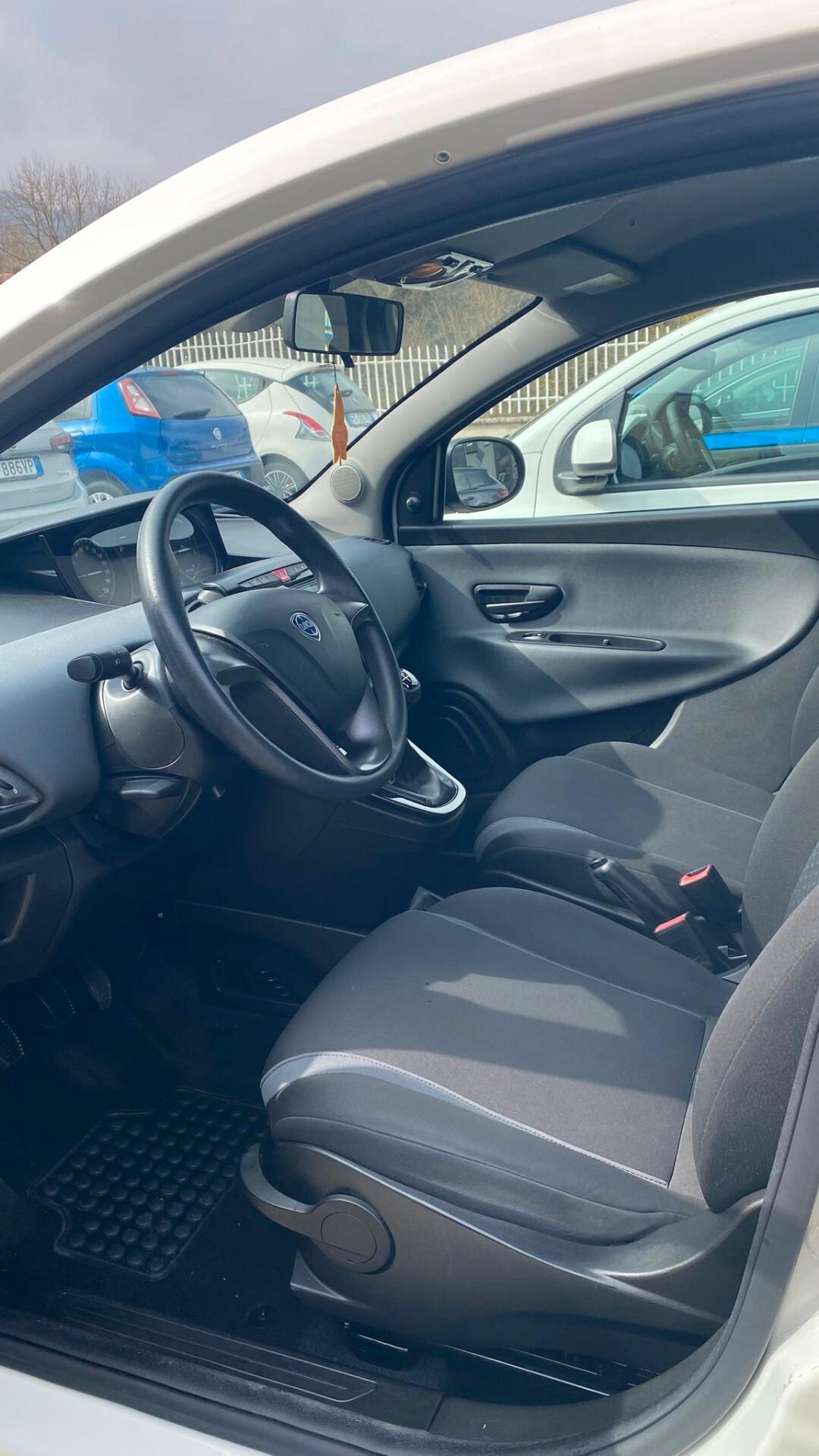 Lancia Ypsilon 1.3 MJT 16V 95 CV 5 porte S&S Gold