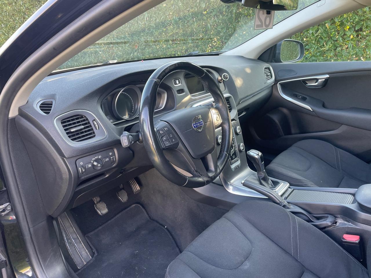 Volvo V40 2.0 D2 120cv MOMENTUM/GARANZIA 12 MESI