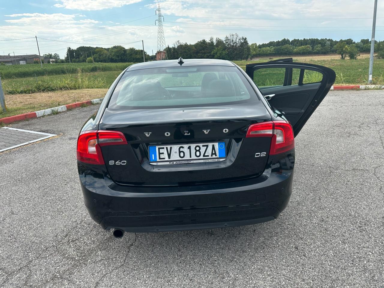 Volvo S60 D2 R-design Momentum