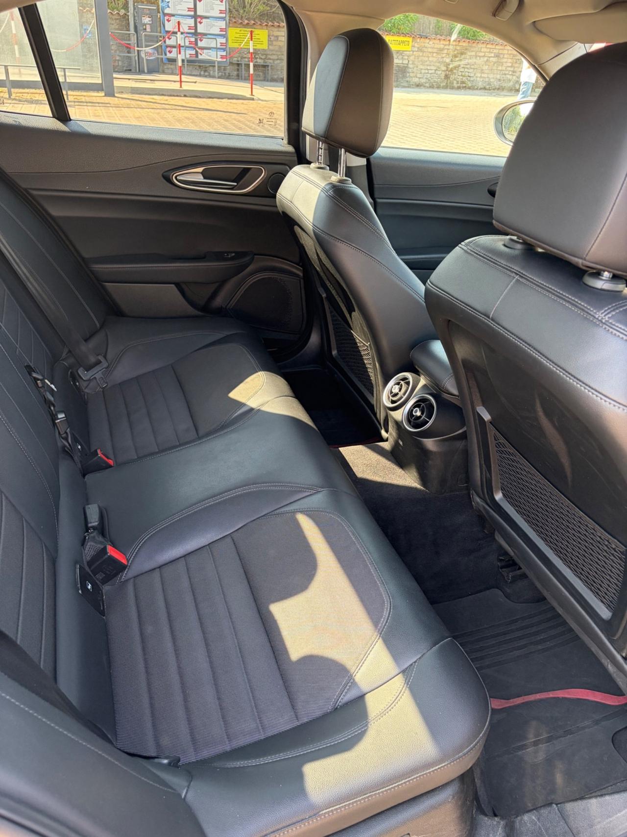 Alfa Romeo Giulia 2.2 Turbodiesel 180 CV Super UNIPRO