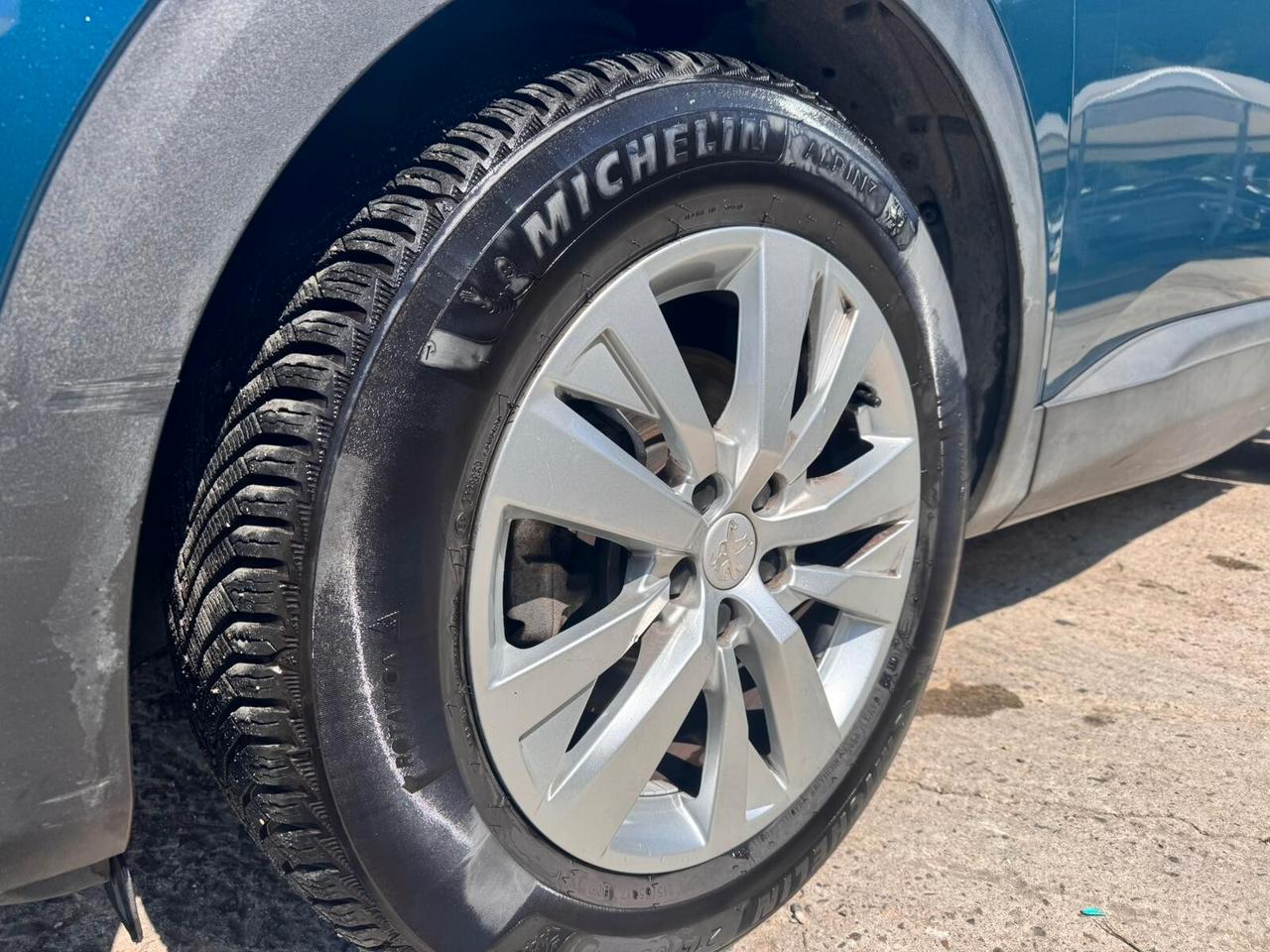 Peugeot 3008 BlueHDi 130 S&S EAT8 Active Pack