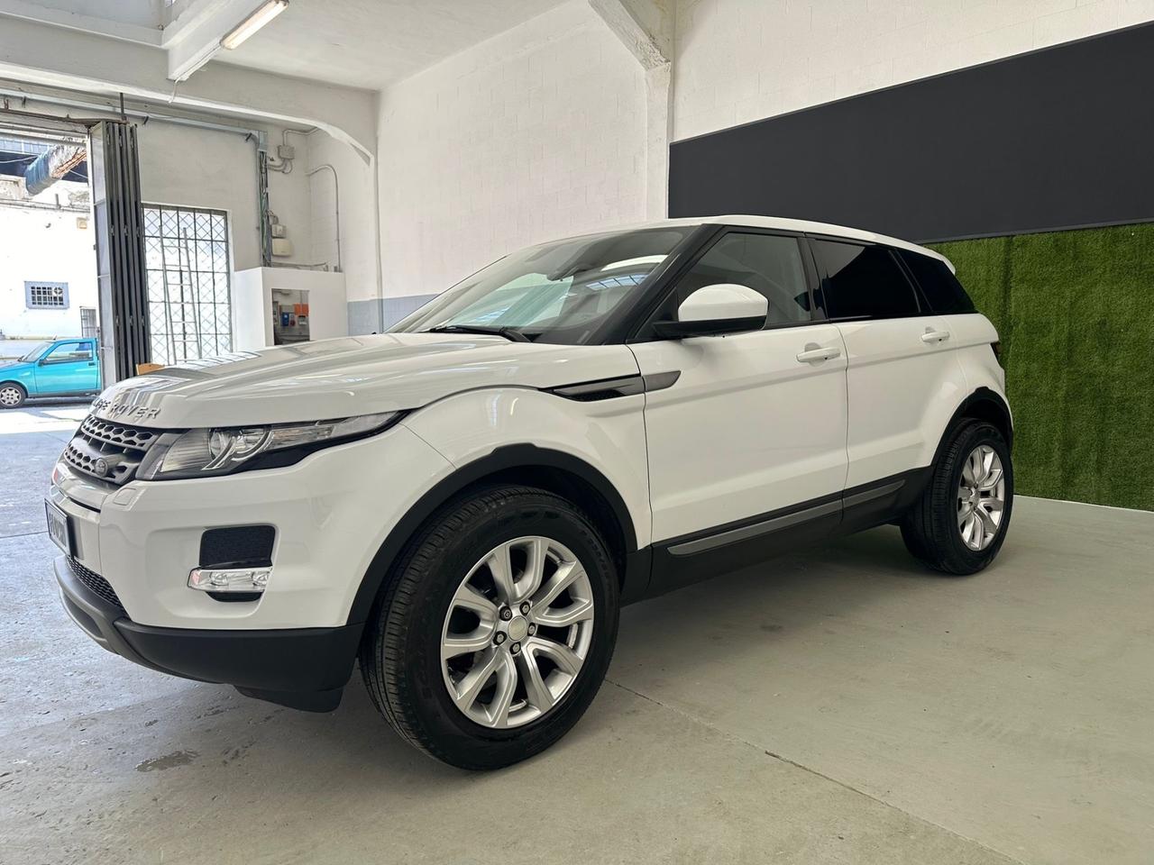 Land Rover Range Evoque 2.2 TD4 5p. Pure Tech Pack