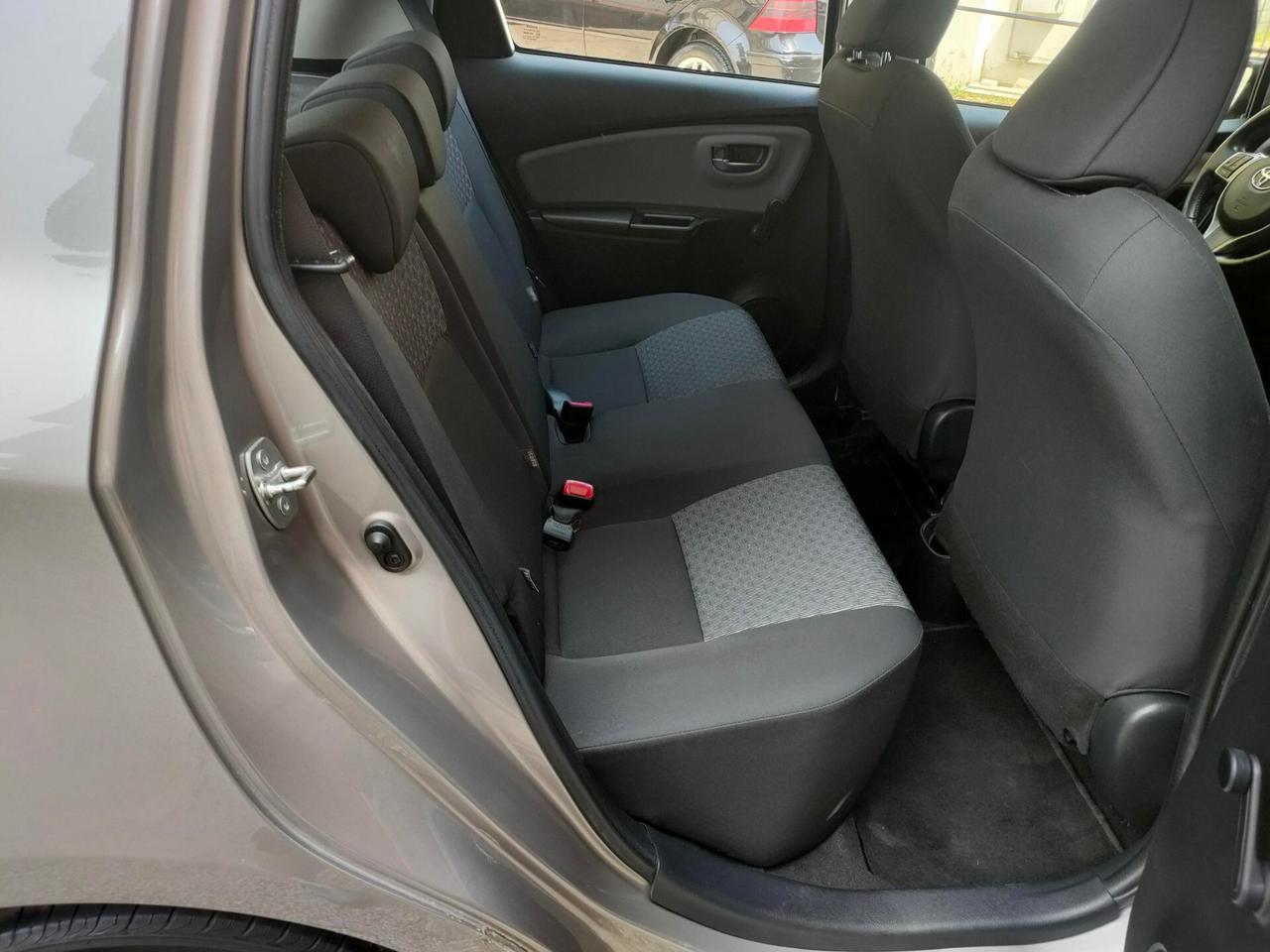 Toyota Yaris 1.4 D-4D 5p Lounge E6