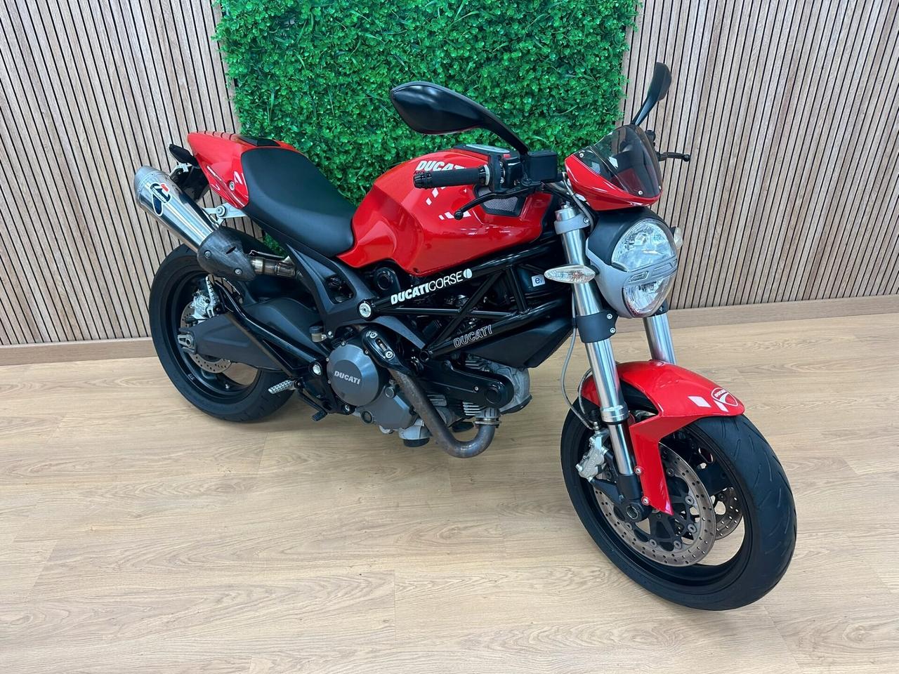 DUCATI MONSTER 696 SCARICO TERMIGNONI DA 99€ AL MESE