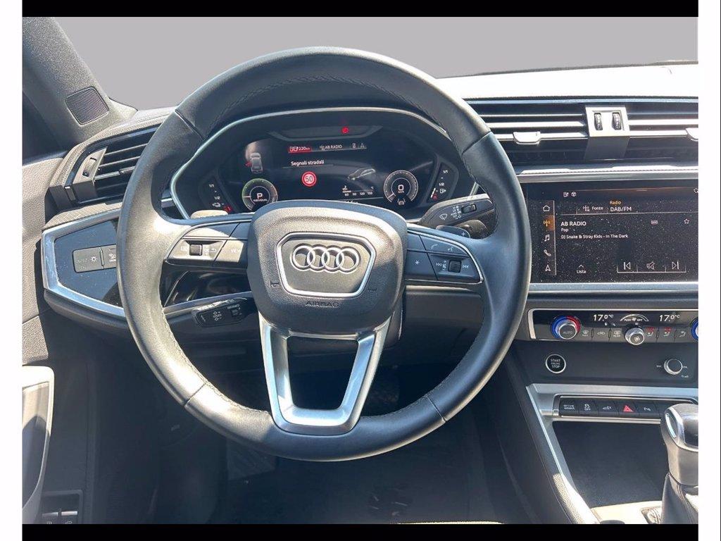 AUDI Q3 45 1.4 tfsi e identity black s-tronic del 2024