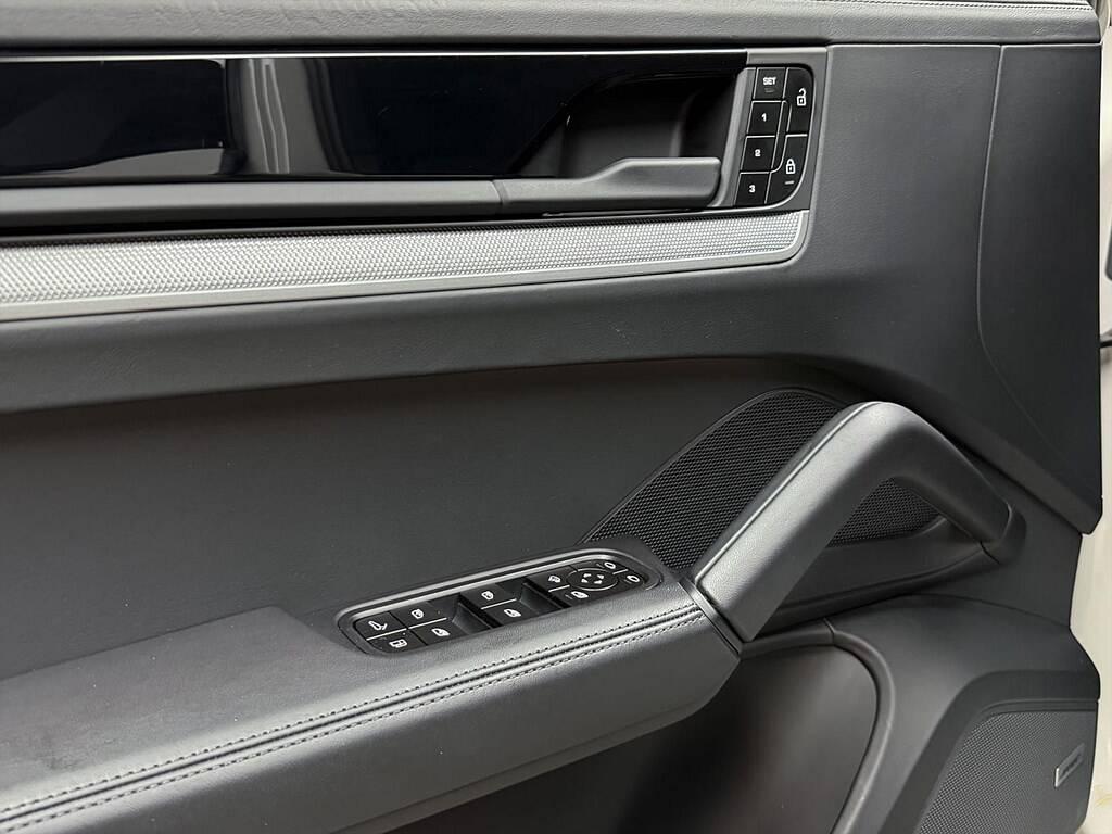 Porsche Cayenne Coupe Coupe E-Hybrid 470cv - SportDesign - Gesso - 22