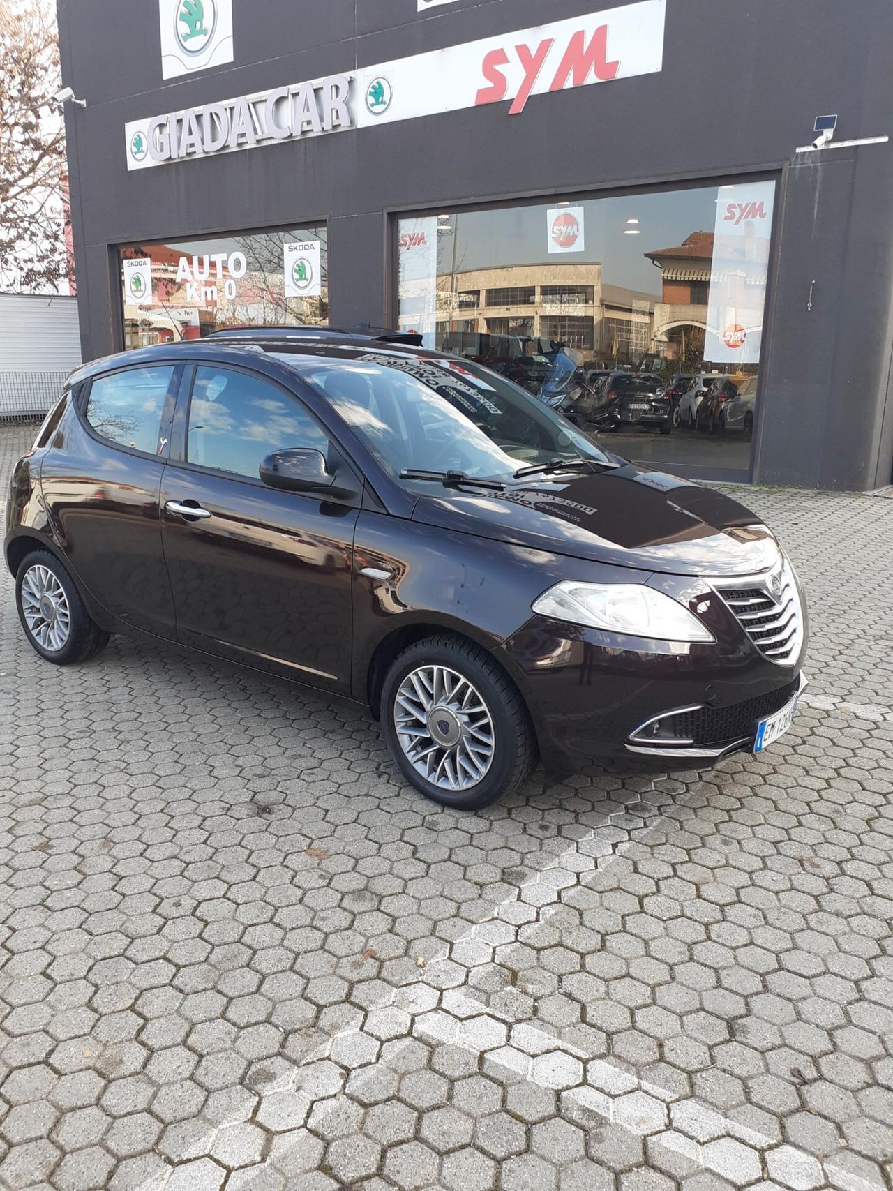 Lancia Ypsilon 1.2 69 CV 5 porte S&S Platinum