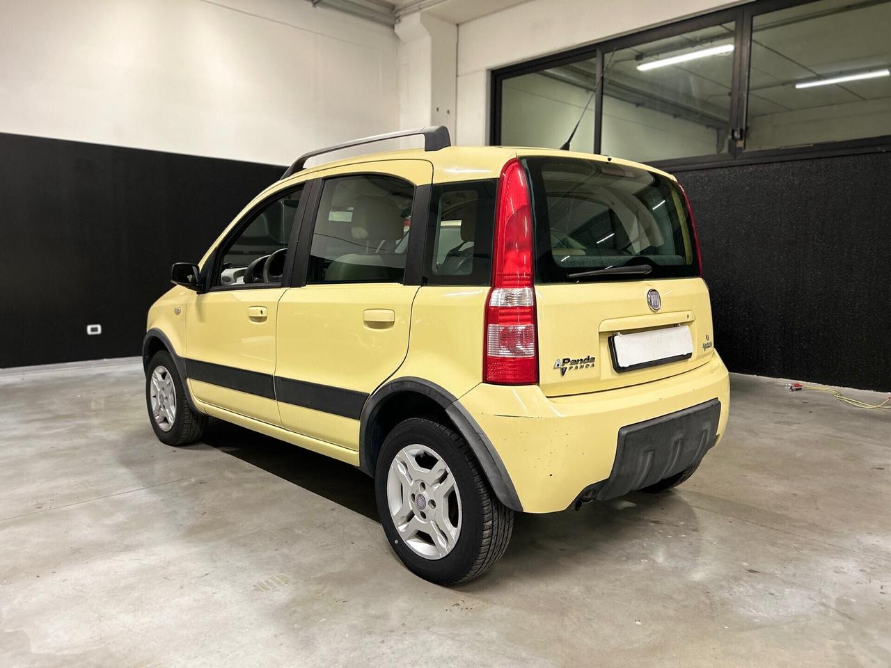 Fiat Panda 1.2 BENZINA/METANO - OK NEOPATENTATI - DISTRIBUZIONE OK !