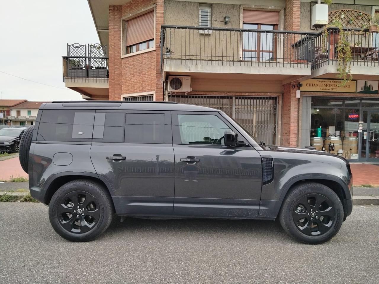 Land Rover Defender SE D 200 MHEV