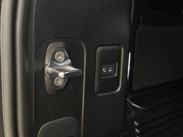 LAND ROVER Defender 110 3.0D I6 200 CV AWD Auto S