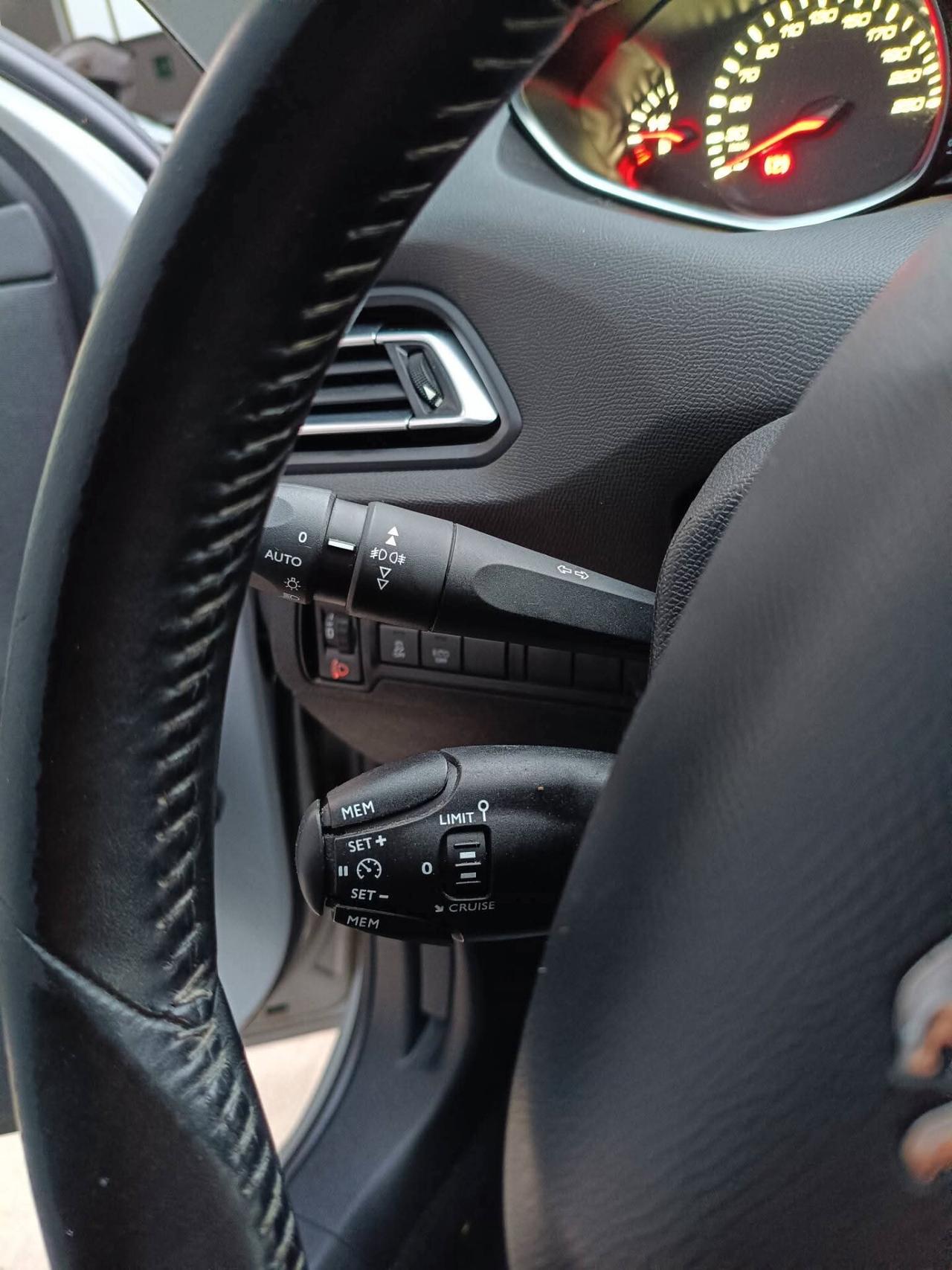 Peugeot 308 BlueHDi 100 S&S SW Active