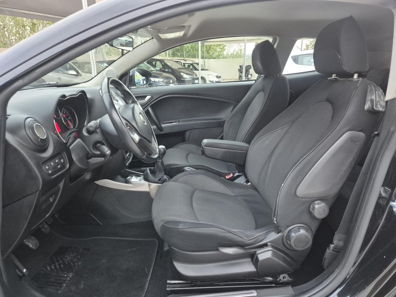 Alfa Romeo MiTo 1.4 105 CV M.air S&S Distinctive Sport Pack