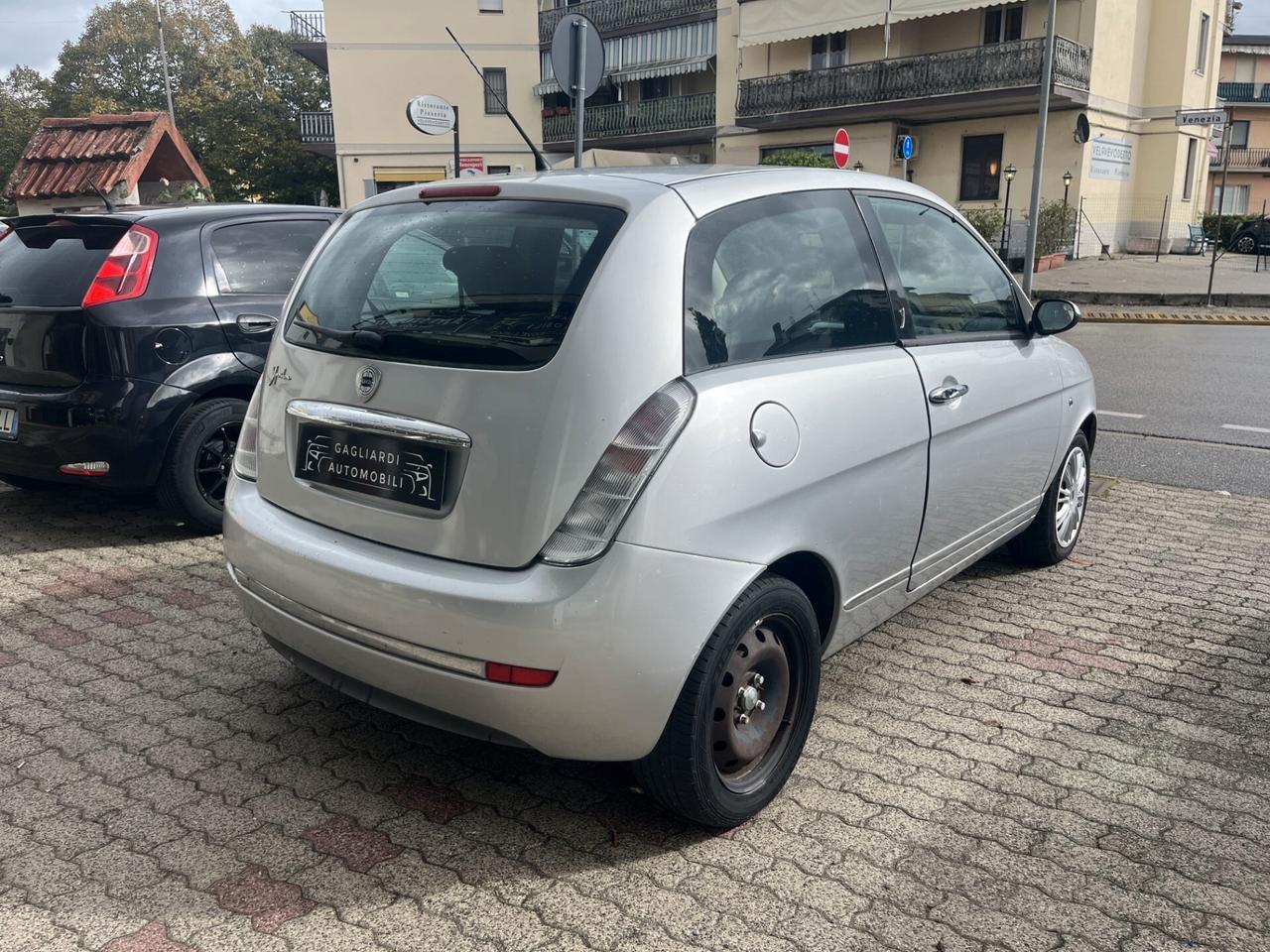 Lancia Ypsilon 1.2 Argento