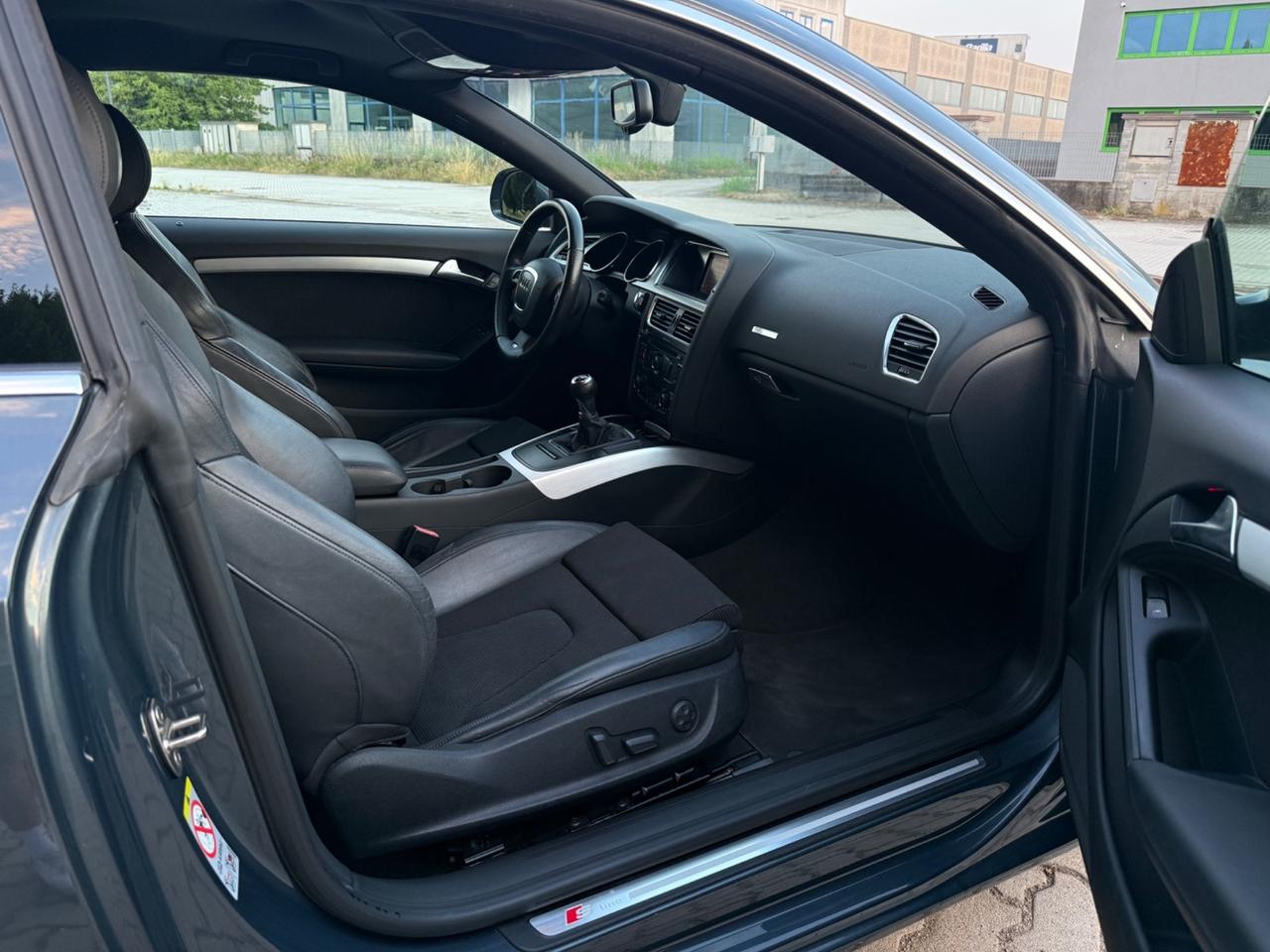 Audi A5 2.0 TDI S-LINE