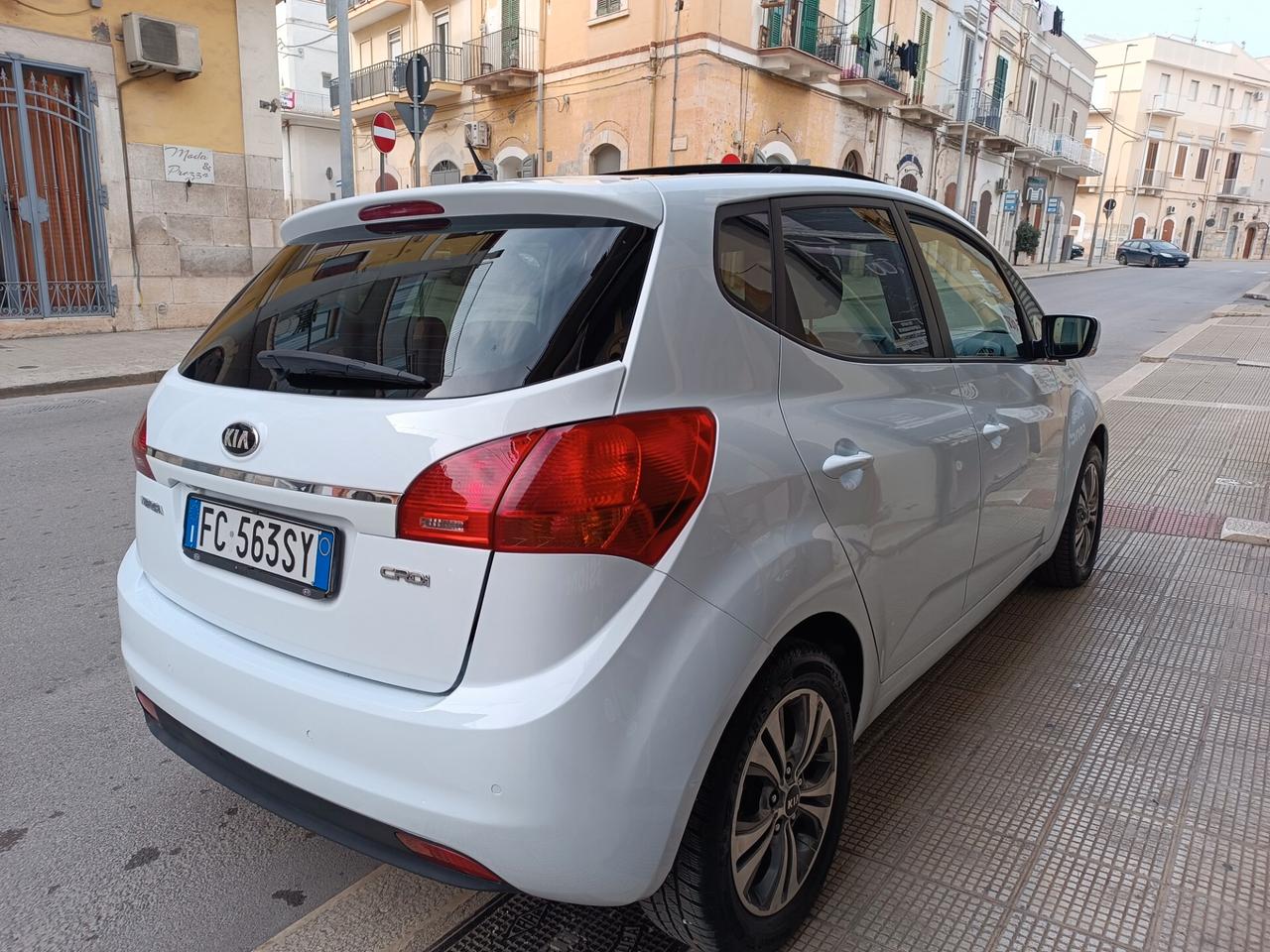 Kia Venga 1.4 CRDi 90CV COOL TETTO NAVI CAMERA