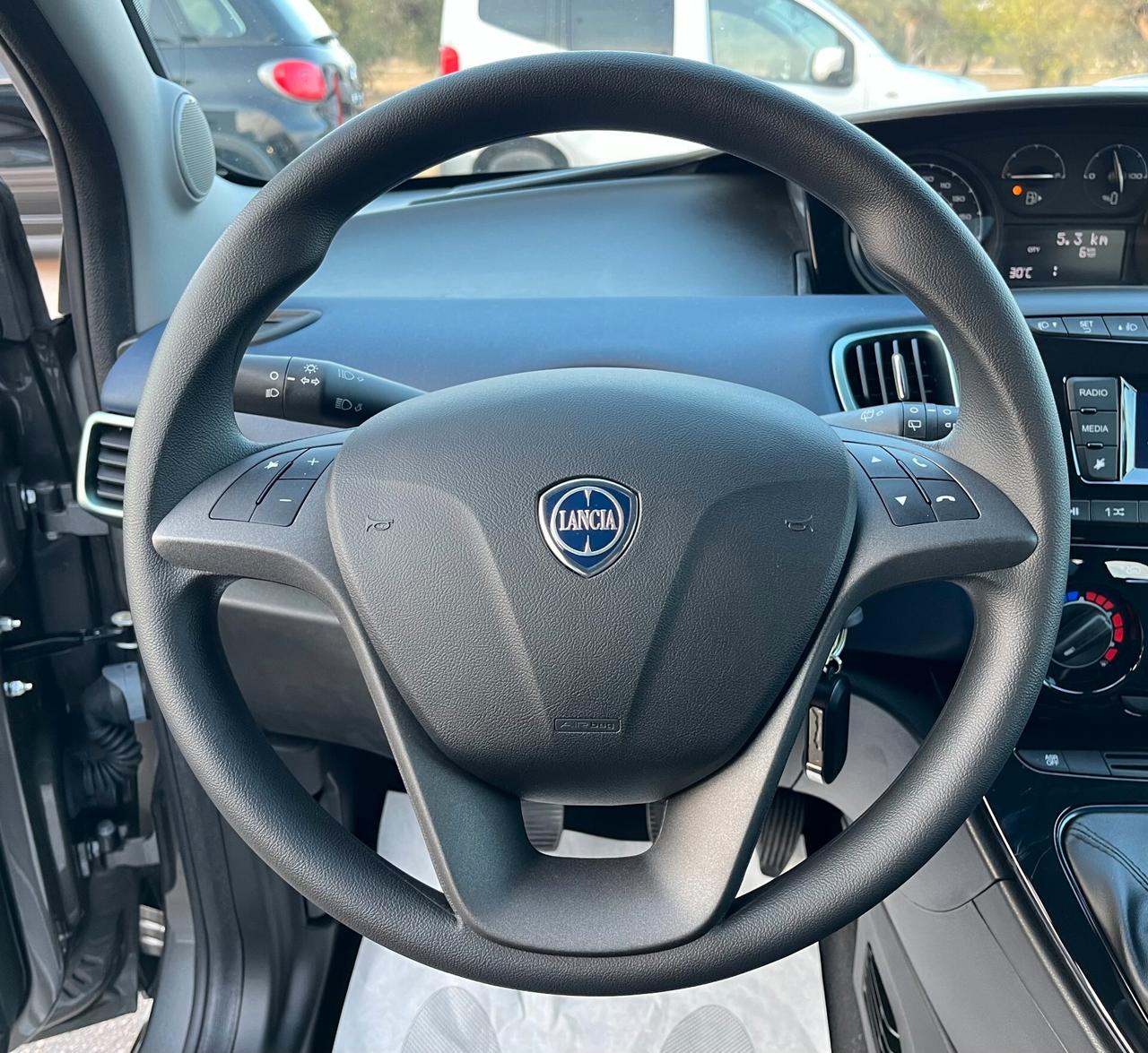 Lancia Ypsilon 1.0 FireFly 5 porte S&S Hybrid Oro Km0