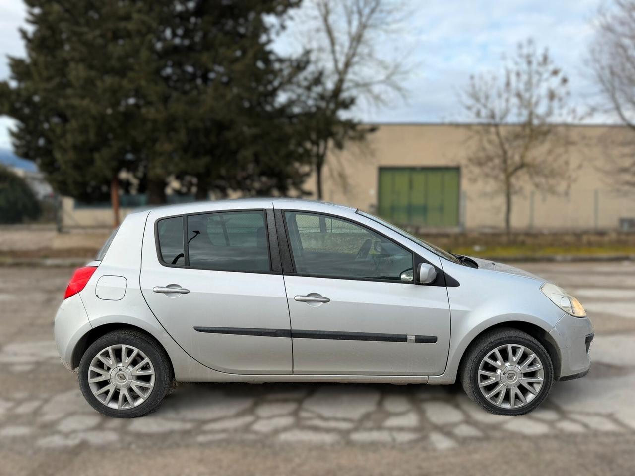 Renault Clio 1.2 16V 5 porte Le Iene
