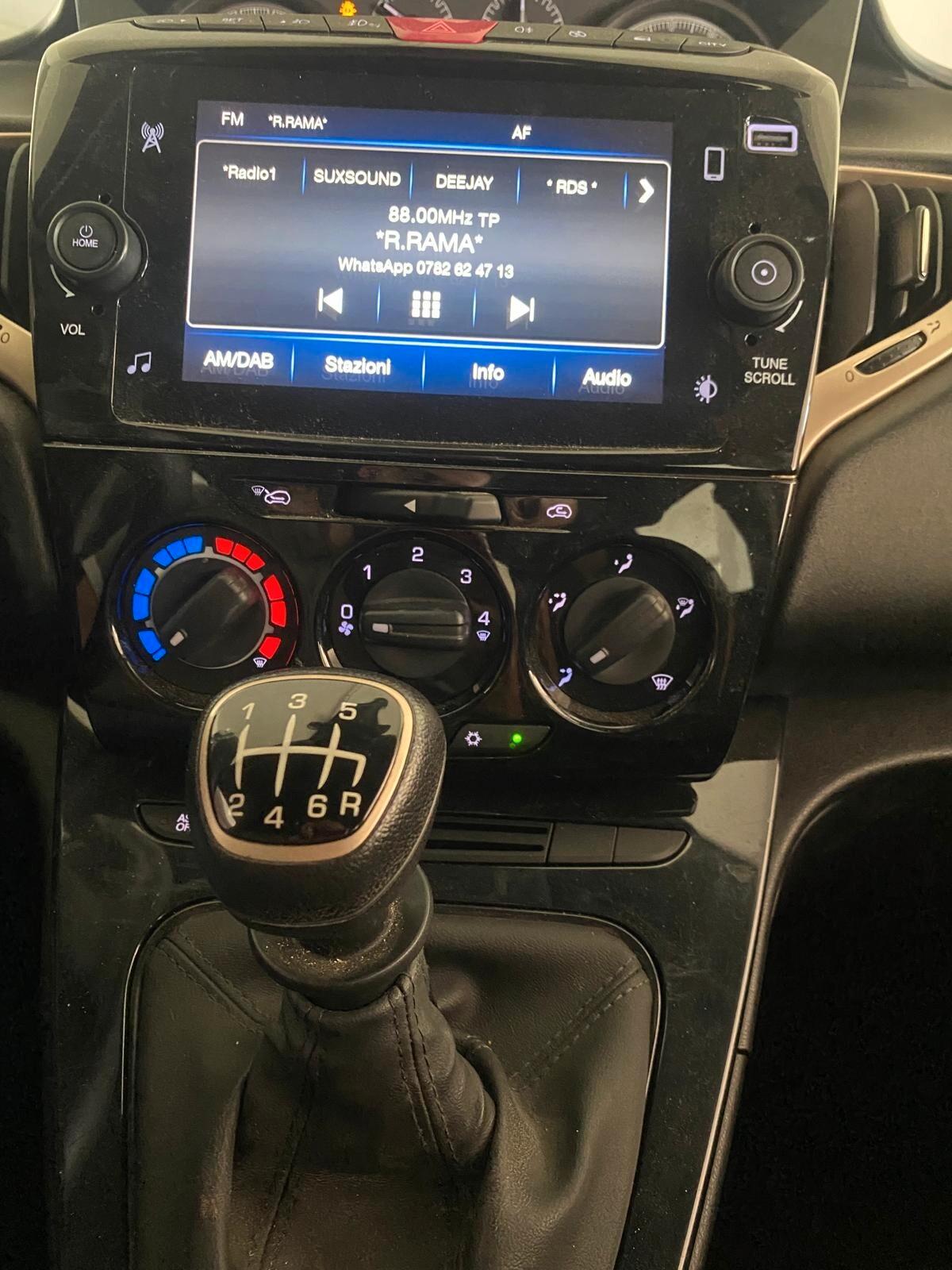 Lancia Ypsilon 1.0 FireFly 5 porte S&S Hybrid Alberta Ferretti