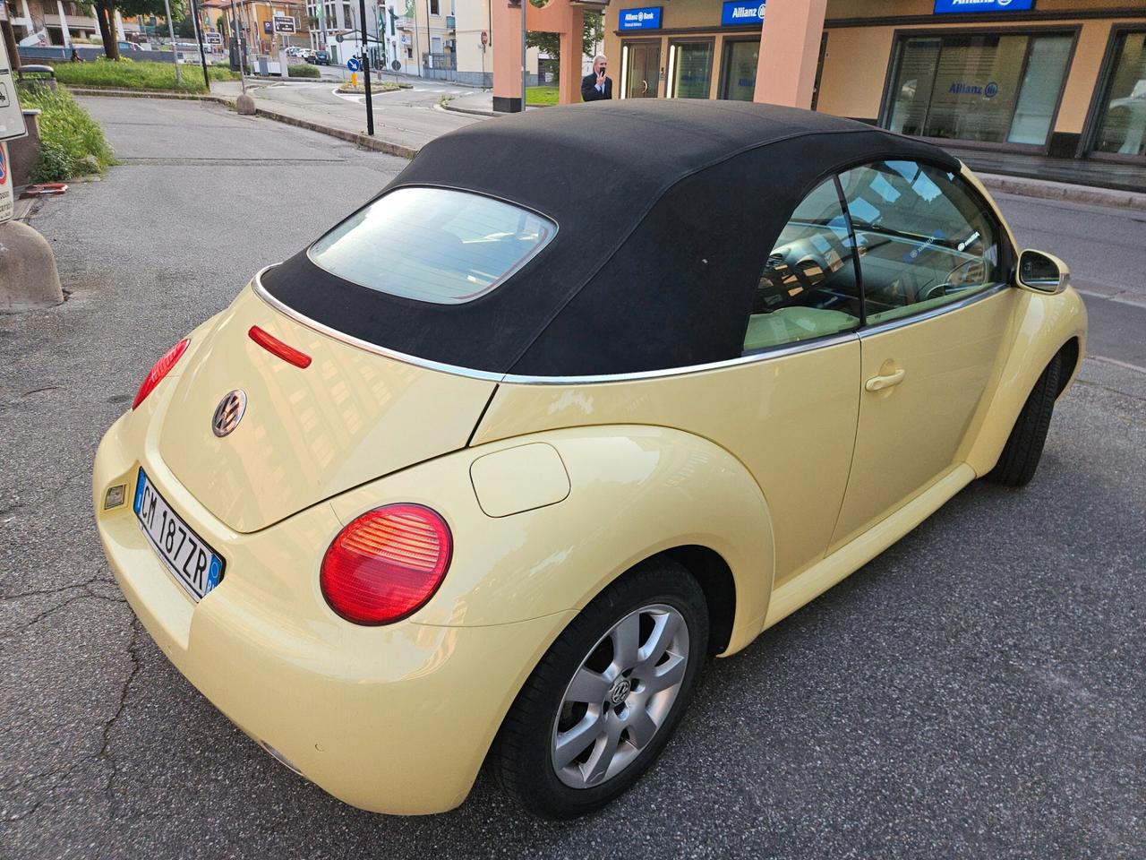 Volkswagen New Beetle 2.0 Cabrio Automatica