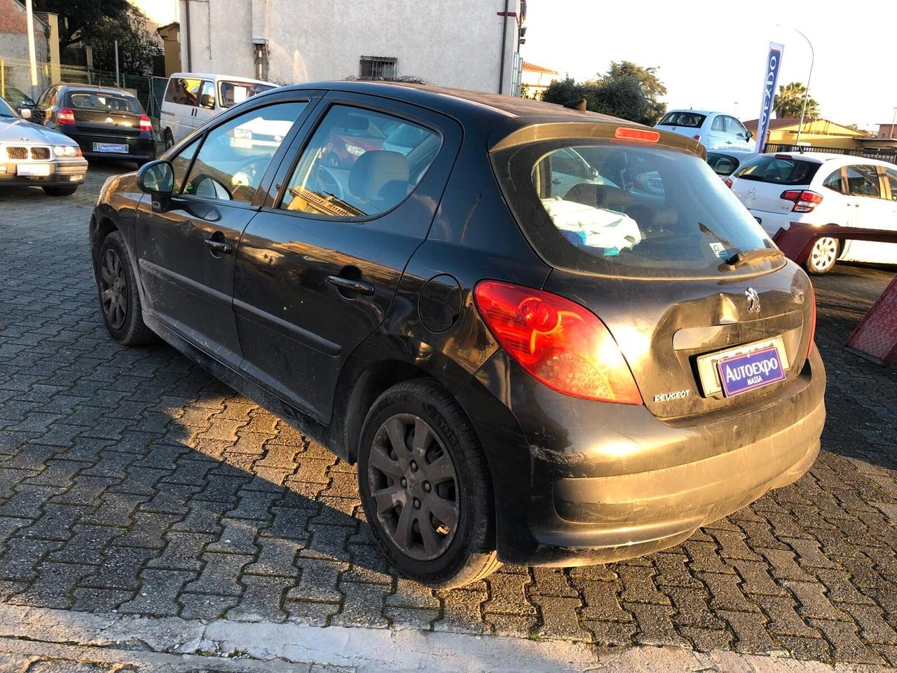 Peugeot 207 1.4 HDi 70CV 5p. ONE Line