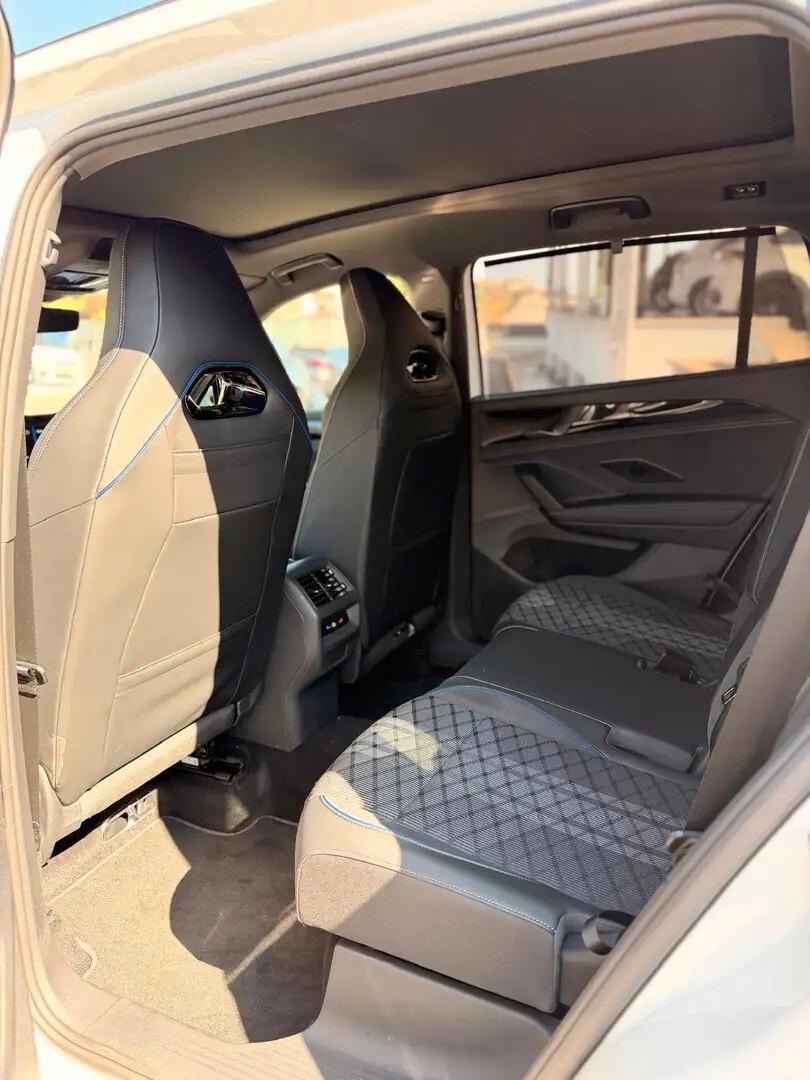 Volkswagen Tayron 2.0 TDI SCR DSG R-Line Plus