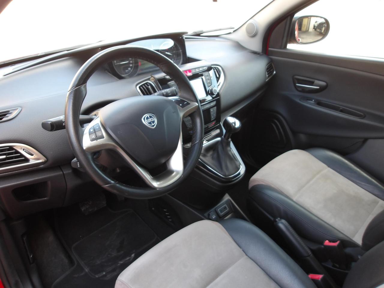 Lancia Ypsilon 5 Porte Ypsilon 0.9 t.air Gold 85cv dfn