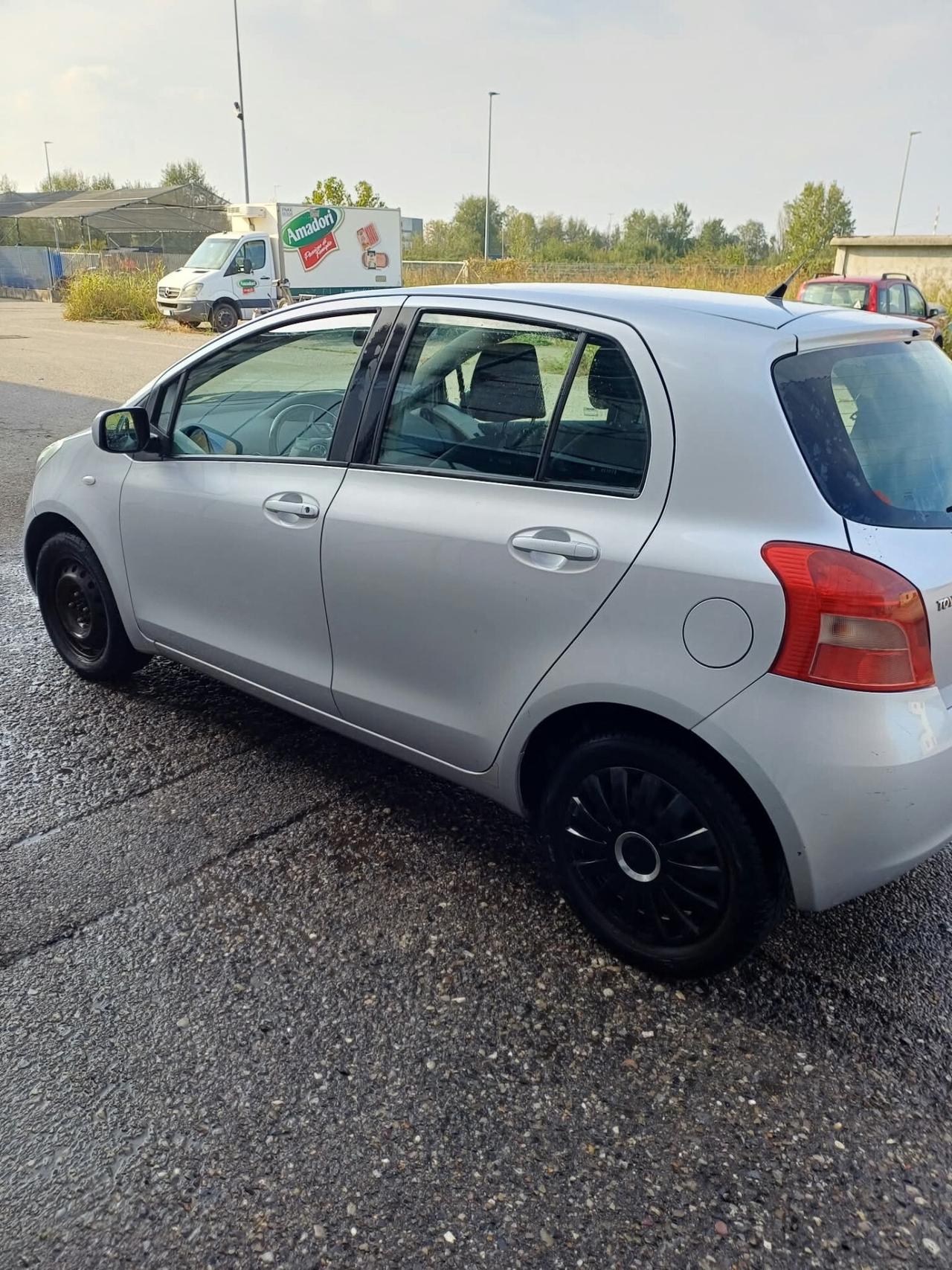 Toyota Yaris 1.3 5 porte