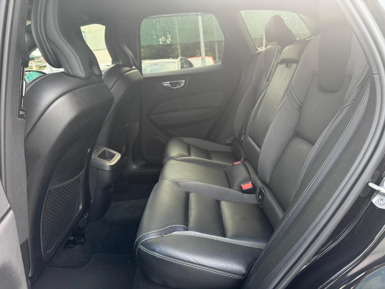 Volvo XC 60 XC60 B4 R DESIGN