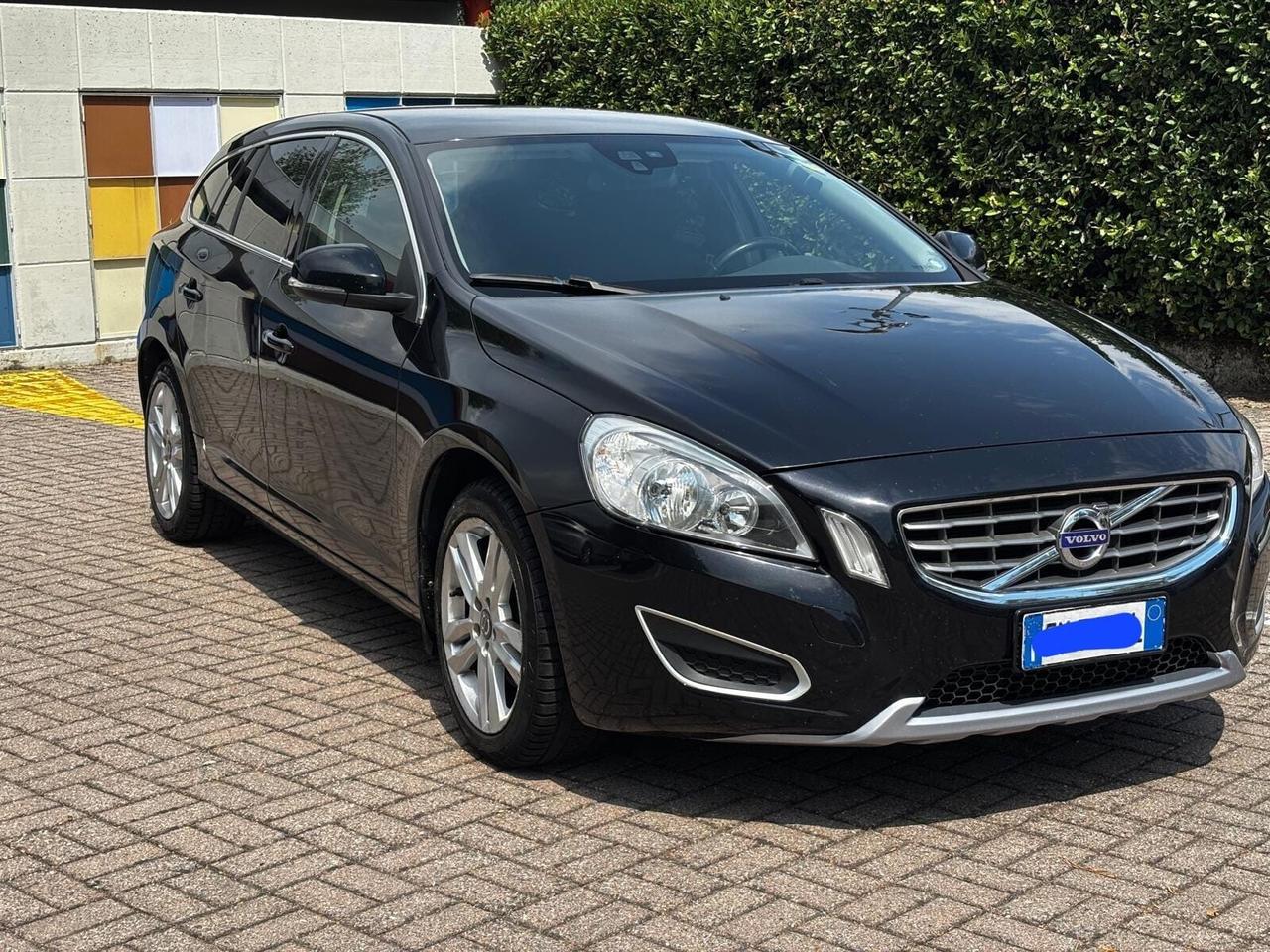 Volvo V60 D3 Geartronic Summum ..CELL 320 147 1147 WUATSAPP