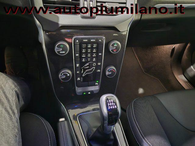 VOLVO V40 D3 Momentum