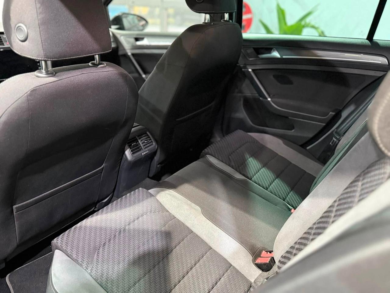 Volkswagen Golf 7.5 R-line 1.6 TDI 116cv 2019