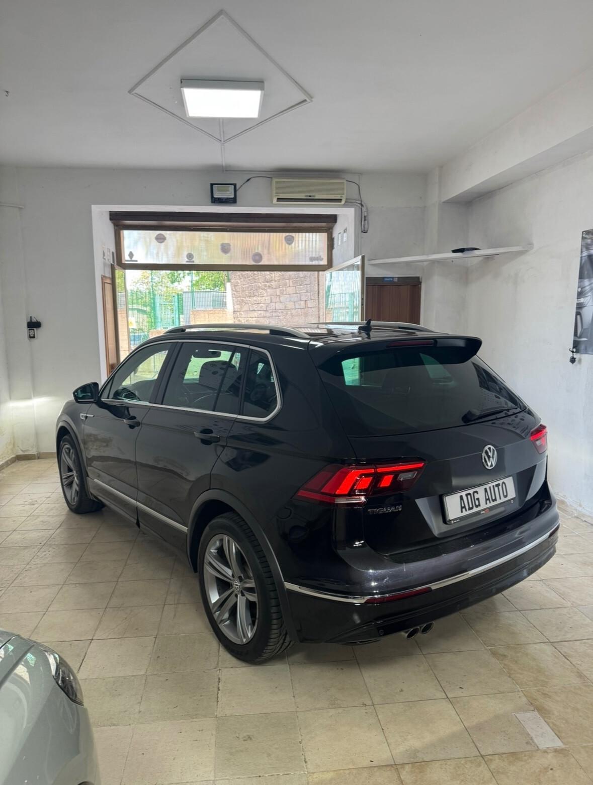 Volkswagen Tiguan 2.0 TDI DSG R line 2018 unico proprietario
