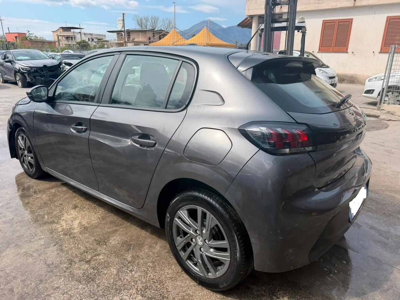 Peugeot 208 sinistrato - 2021