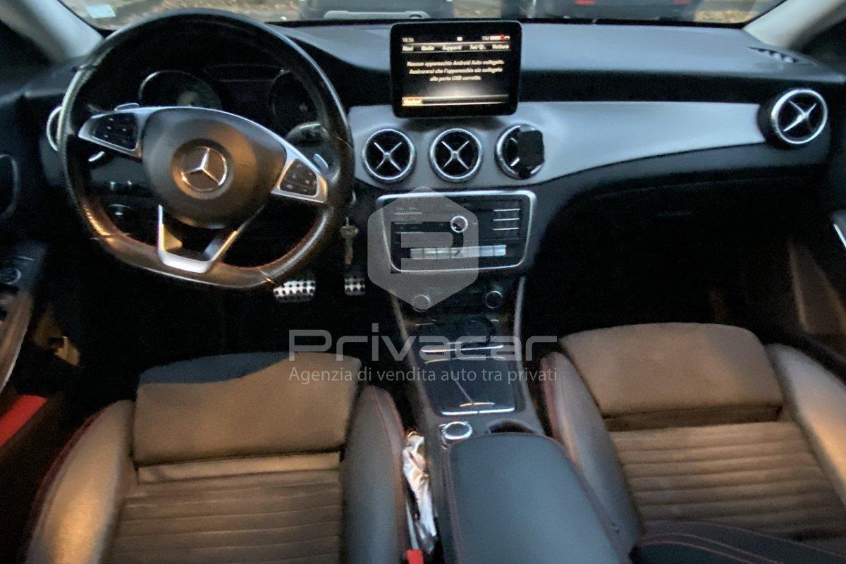MERCEDES CLA 200 d Automatic Premium